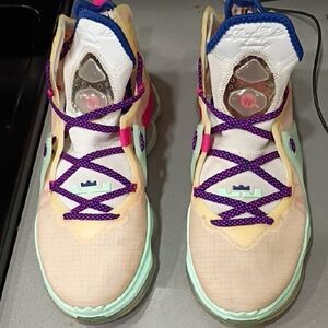 Nike Men's Colorful Athletic Shoes